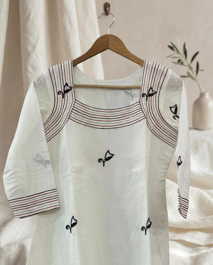 White Embroidered Lotus Kurta