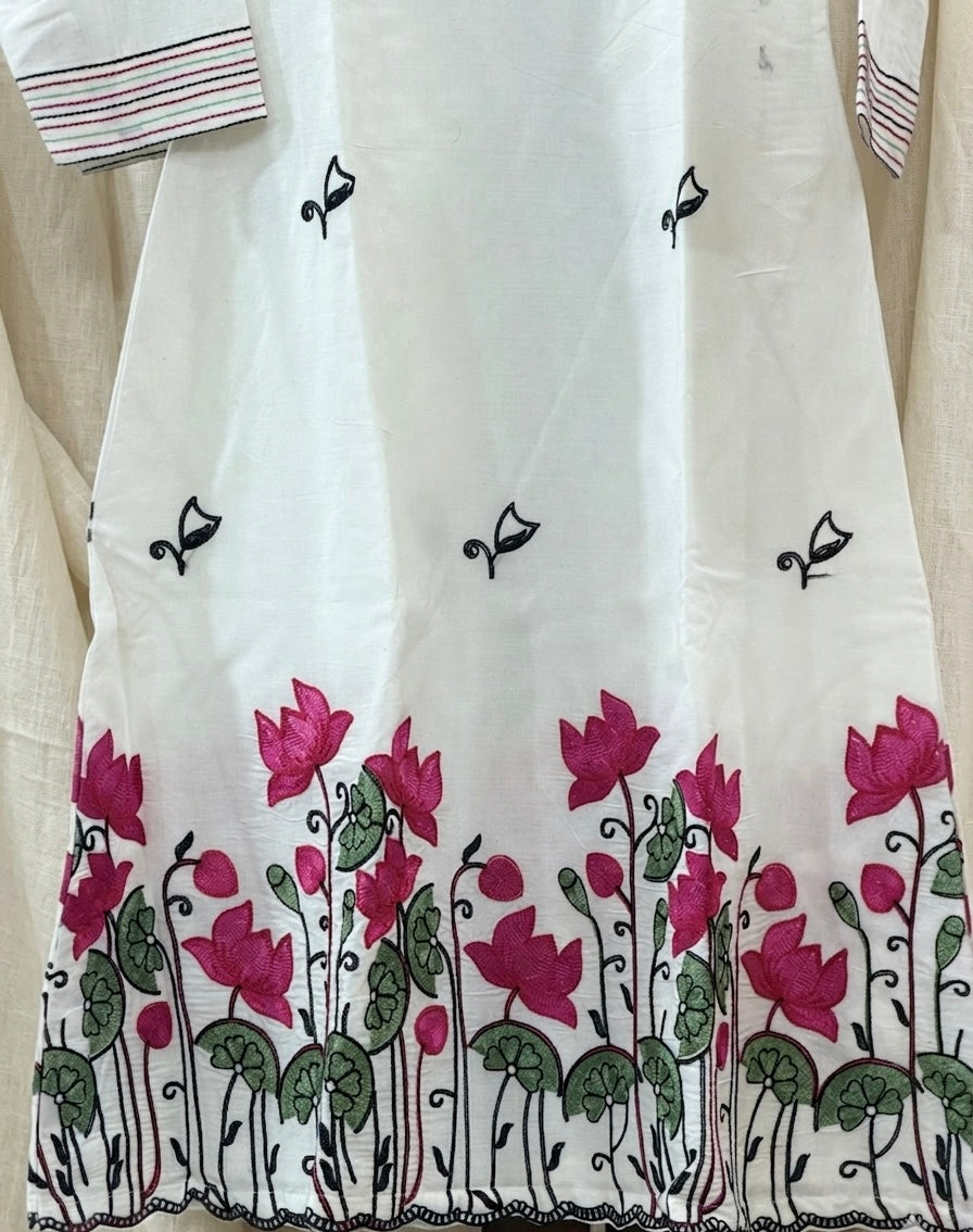 White Embroidered Lotus Kurta